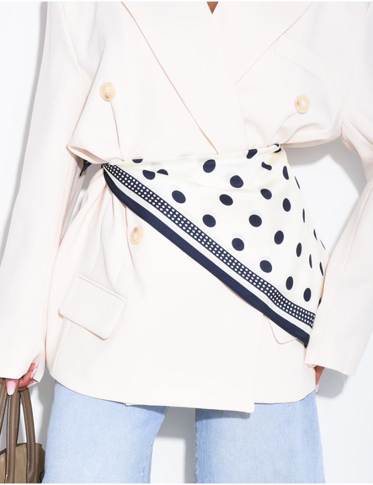 Foulard triangle en satin à motifs pois