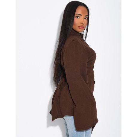 Bluse mit Stehkragen und Bändern, die am Rücken gebunden werden