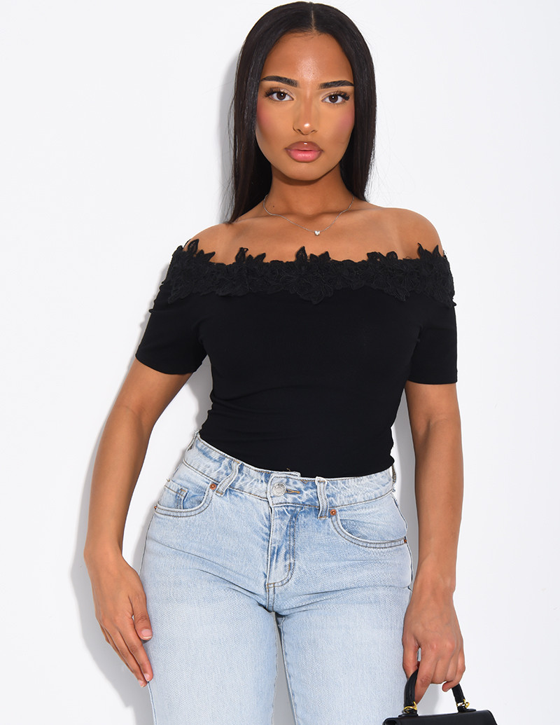 Boatneck top with lace trim