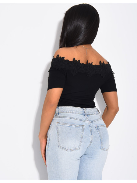 Boatneck top with lace trim