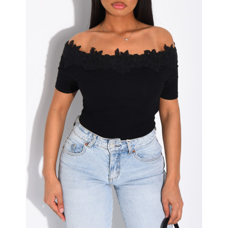 Boatneck top with lace trim