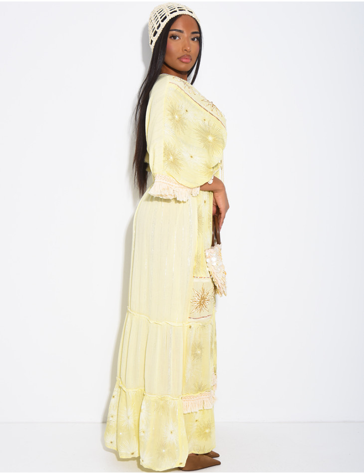 Langes Boho-Kleid mit Stickereien und Perlen