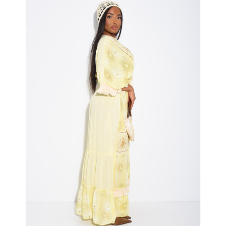 Langes Boho-Kleid mit Stickereien und Perlen