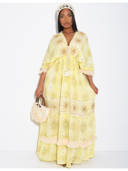 Langes Boho-Kleid mit Stickereien und Perlen