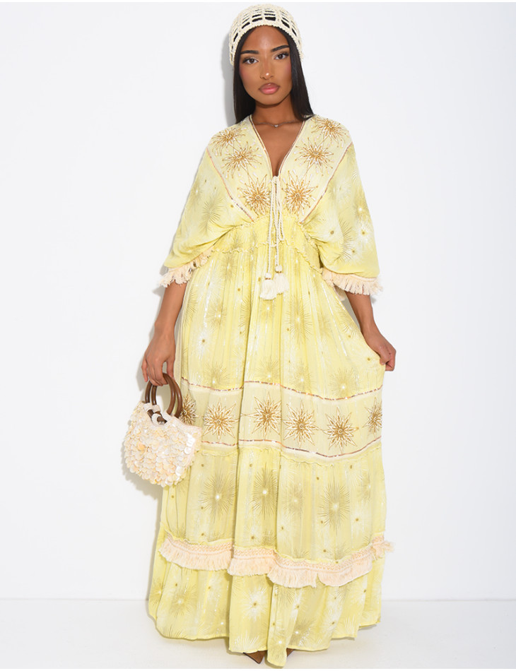 Langes Boho-Kleid mit Stickereien und Perlen