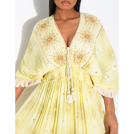 Langes Boho-Kleid mit Stickereien und Perlen