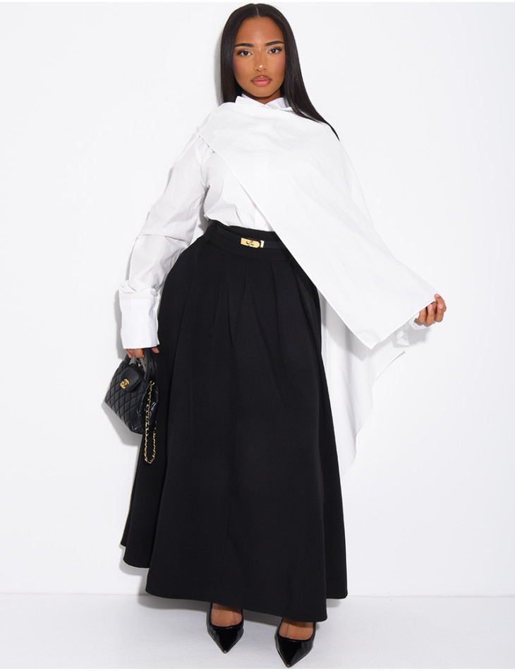 Hochtaillierter, ausgestellter Rock mit Abnähern