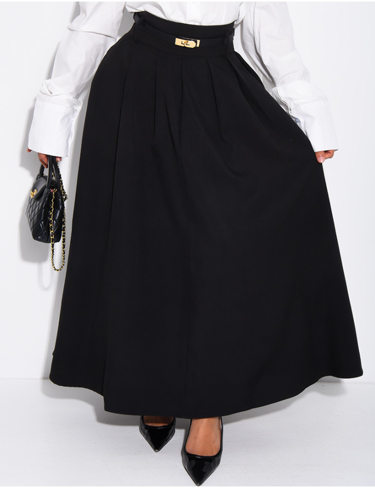 Hochtaillierter, ausgestellter Rock mit Abnähern