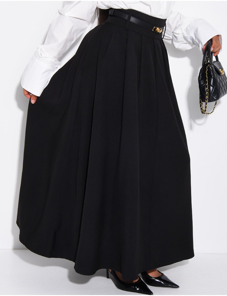 Hochtaillierter, ausgestellter Rock mit Abnähern