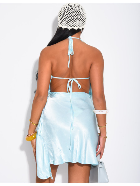 Short backless dress in satin with colorful beads