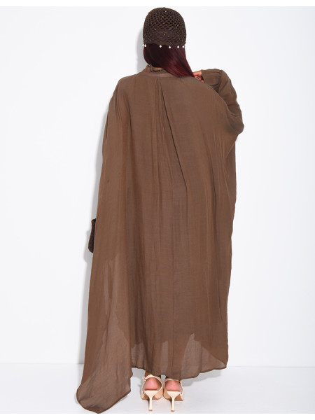 Fließendes, gefüttertes Kleid mit Bindegürtel in der Taille und Plissee-Effekt