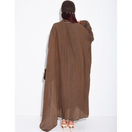 Fließendes, gefüttertes Kleid mit Bindegürtel in der Taille und Plissee-Effekt