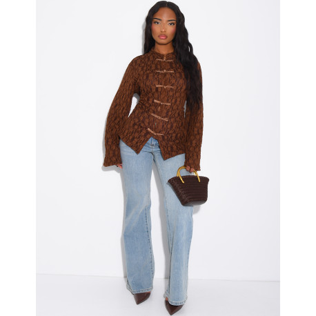 Top manches longues en dentelle doublé et attaches style asiatique