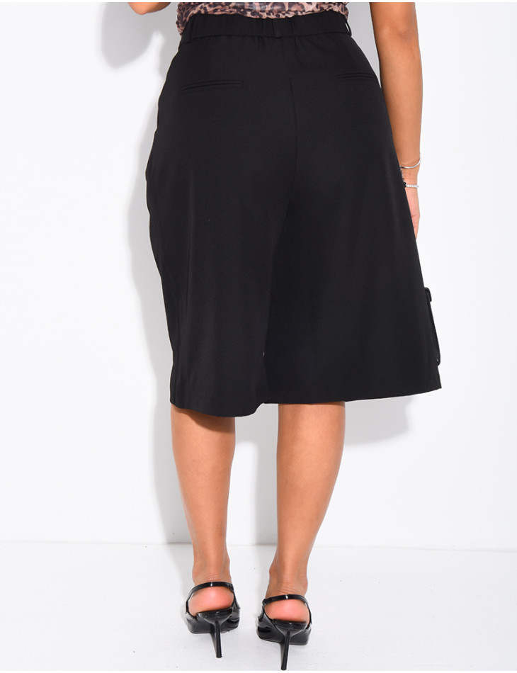 Pleated tailored Bermuda shorts