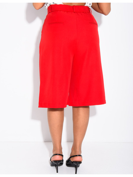 Pleated tailored Bermuda shorts