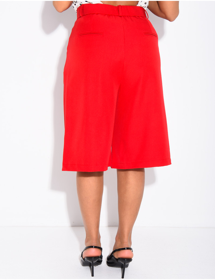 Pleated tailored Bermuda shorts