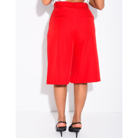 Pleated tailored Bermuda shorts