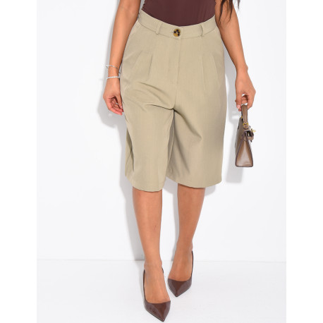 Pleated tailored Bermuda shorts