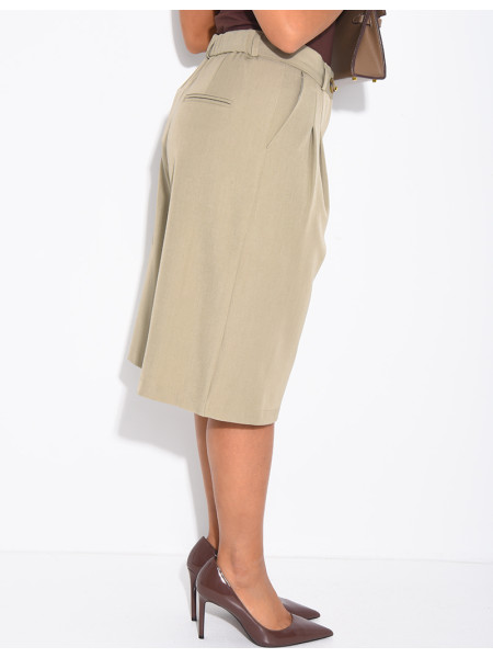 Pleated tailored Bermuda shorts