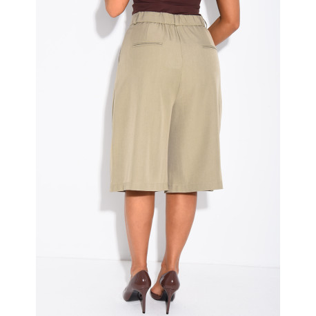 Pleated tailored Bermuda shorts