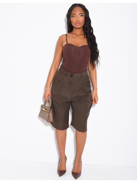 Pleated tailored Bermuda shorts