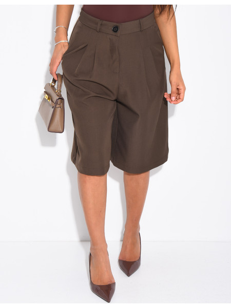 Pleated tailored Bermuda shorts