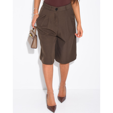 Pleated tailored Bermuda shorts