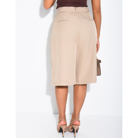 Pleated tailored Bermuda shorts