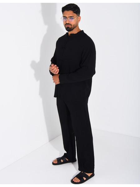 Linen set comprising trousers and a round-neck shirt