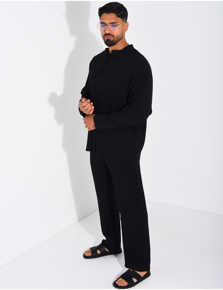 Linen set comprising trousers and a round-neck shirt