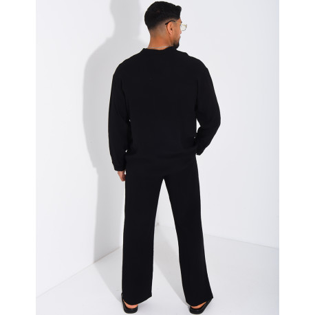 Linen set comprising trousers and a round-neck shirt