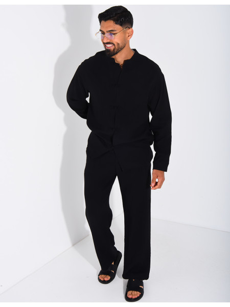 Linen set comprising trousers and a round-neck shirt