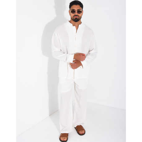 Linen set comprising trousers and a round-neck shirt