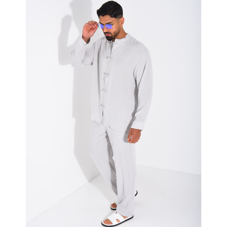 Linen set comprising trousers and a round-neck shirt