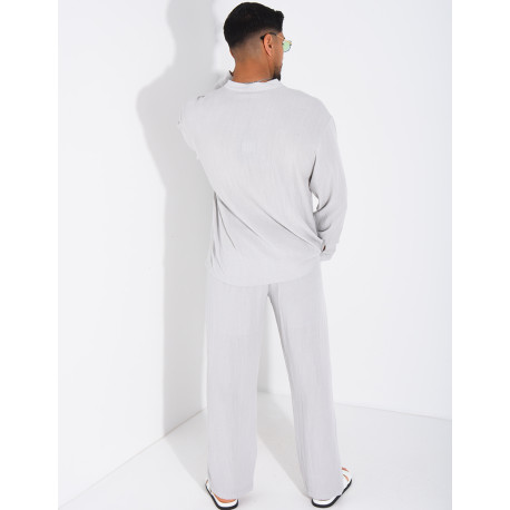 Linen set comprising trousers and a round-neck shirt