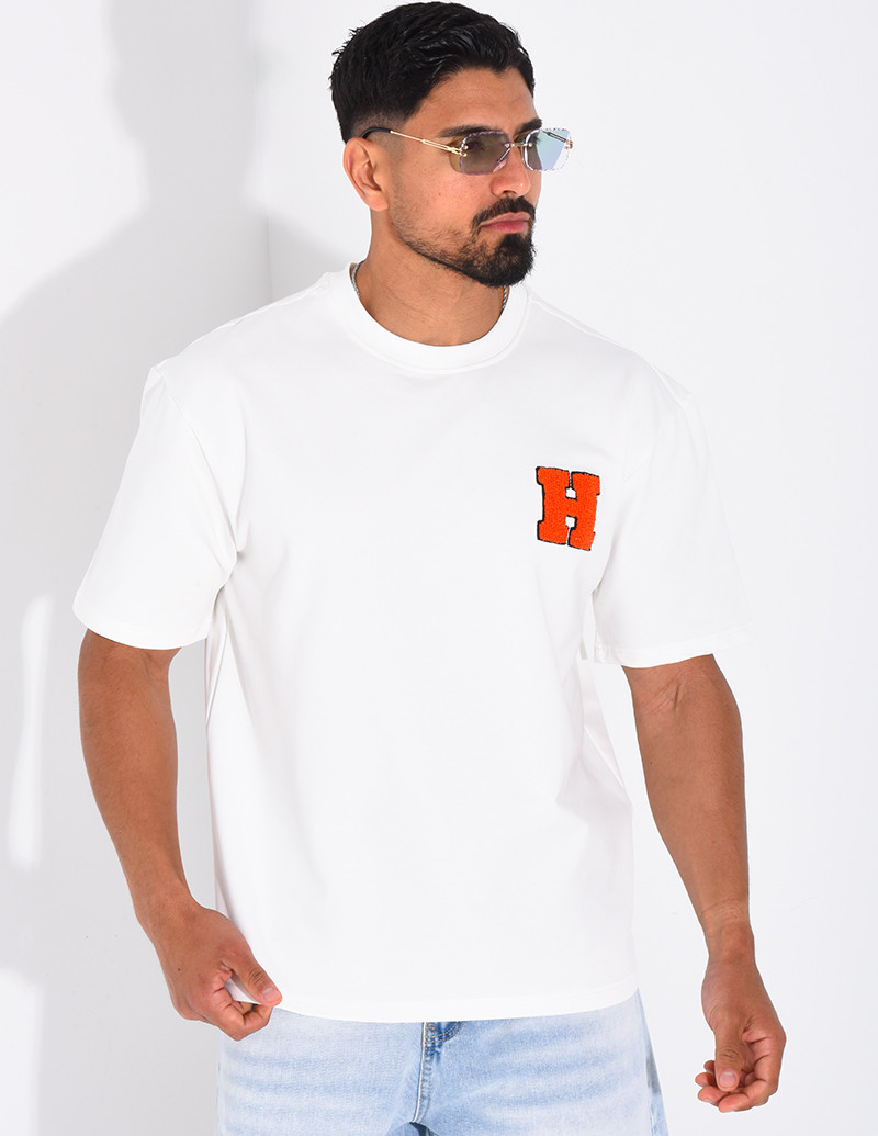 T-shirt avec la lettre H