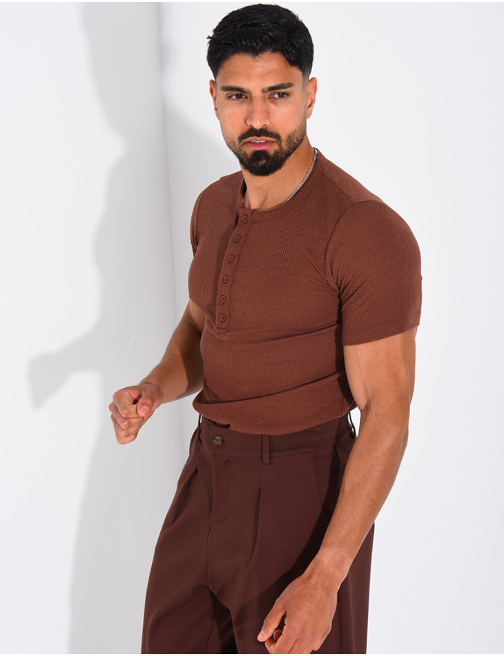 T-shirt texturé à col rond et boutons
