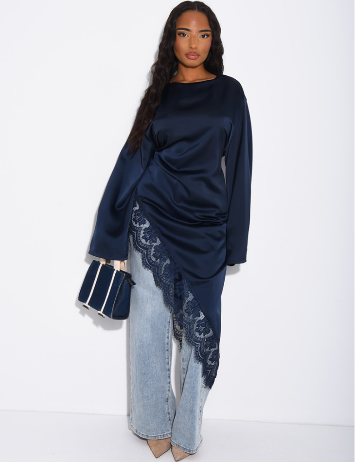 Top long asymétrique en satin à dentelle