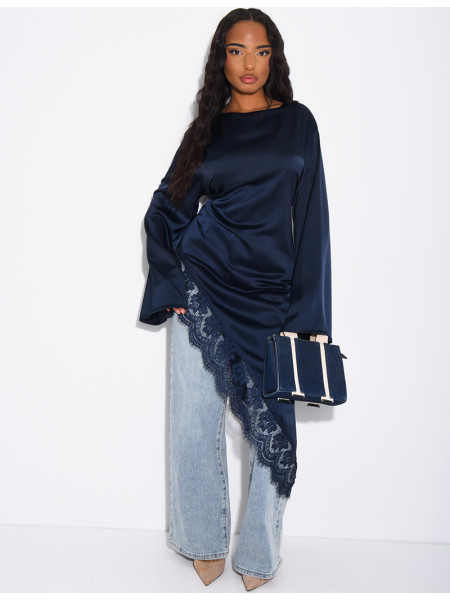 Top long asymétrique en satin à dentelle