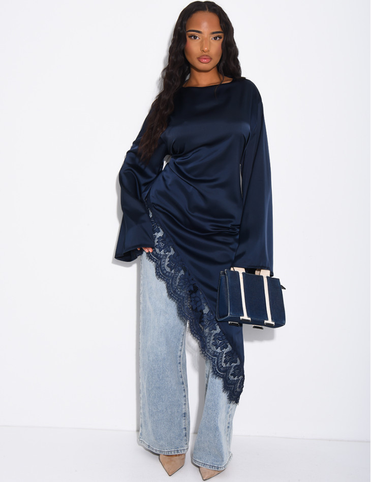 Top long asymétrique en satin à dentelle