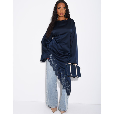 Top long asymétrique en satin à dentelle