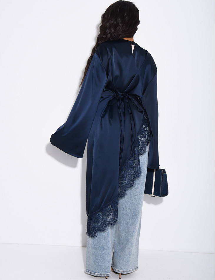 Top long asymétrique en satin à dentelle