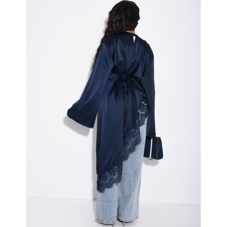 Top long asymétrique en satin à dentelle