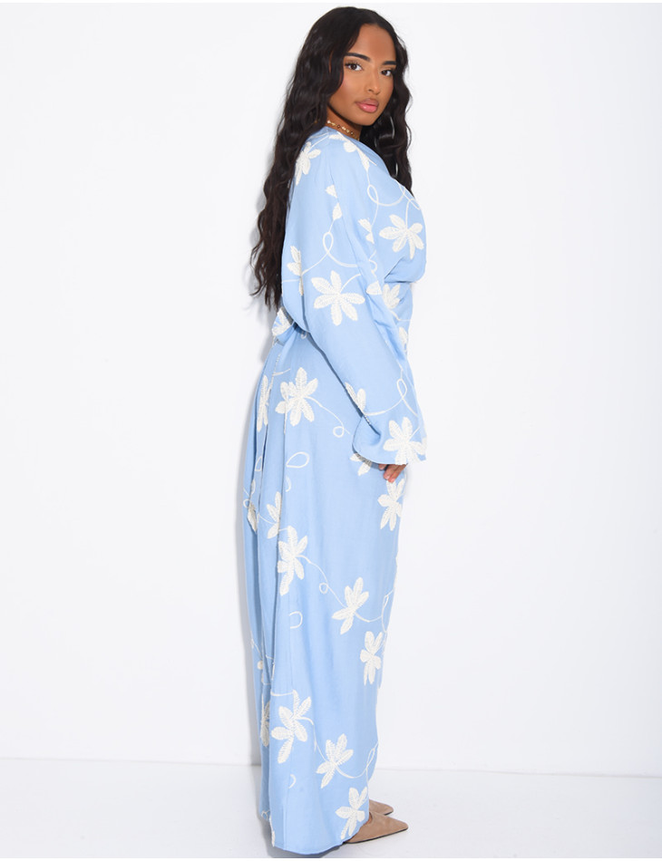 Robe en lin froncée à fleurs brodées
