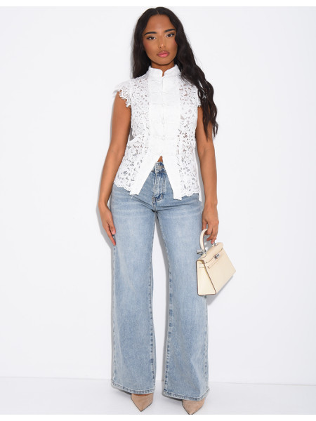 Sleeveless lace blouse with Asian-style button placket
