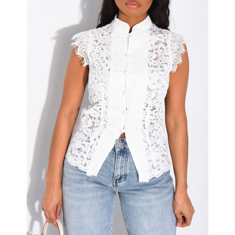 Sleeveless lace blouse with Asian-style button placket