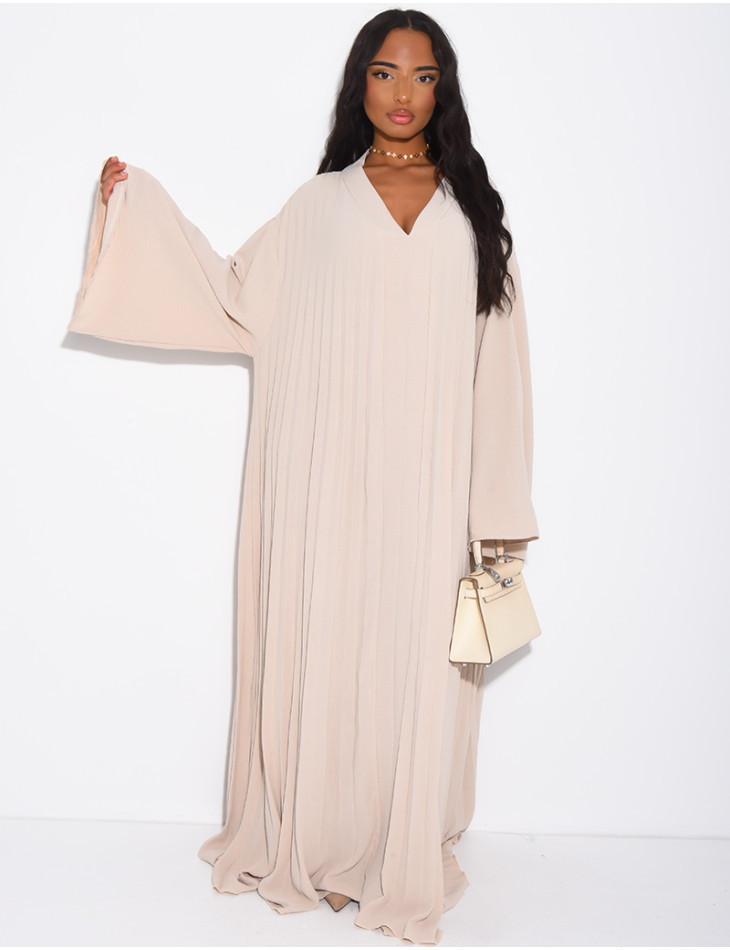 Long, loose-fitting pleated dress