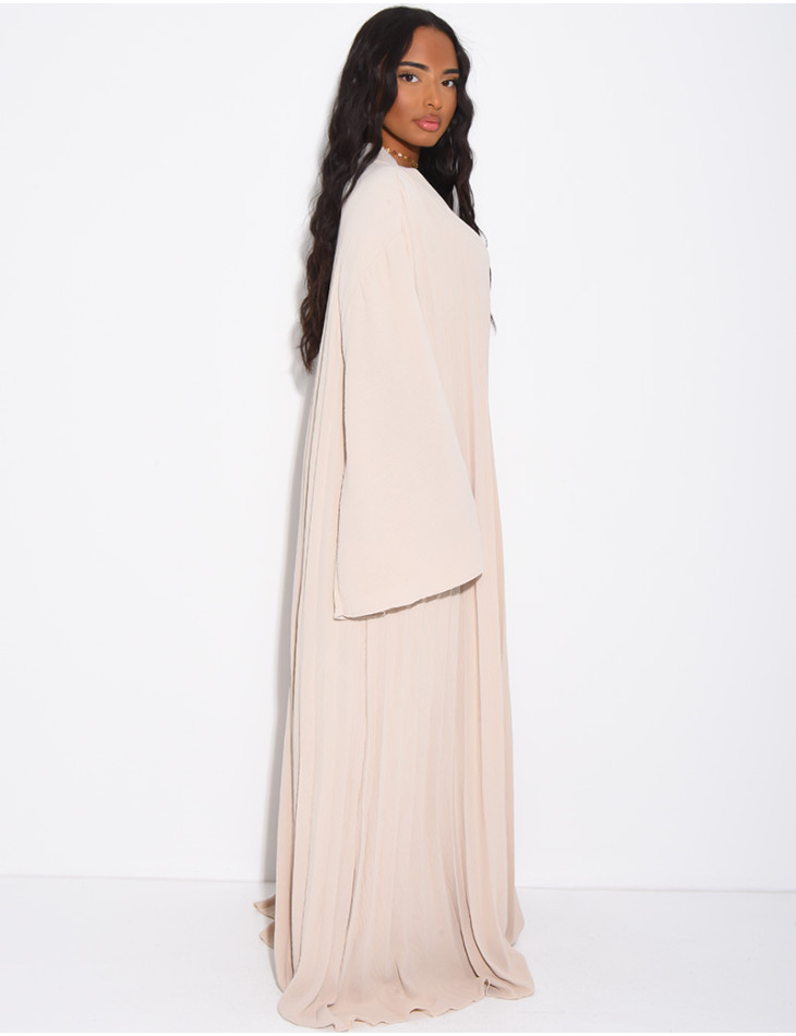 Long, loose-fitting pleated dress