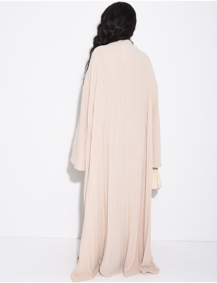 Long, loose-fitting pleated dress