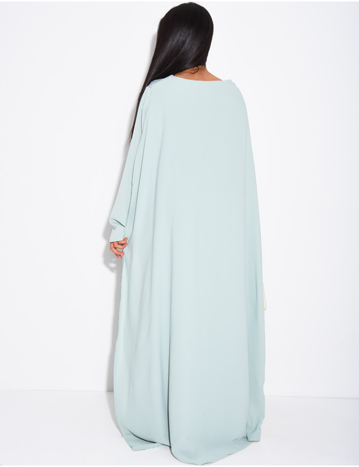 Ensemble en satin pantalon et top froncé avec cape